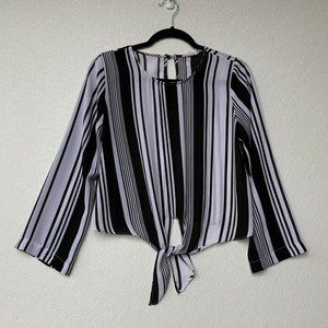Agaci Women Size Small Black‎ and White Stripes Lon